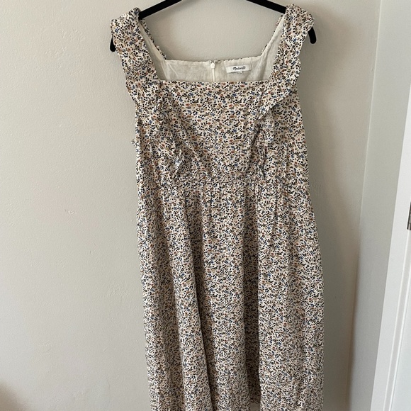 Madewell Ruffle-Strap Square-Neck Midi Dress in Fieldwalk Floral - Picture 3 of 5
